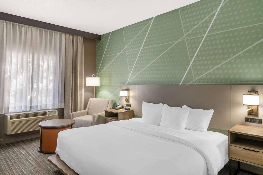 Comfort Inn & Suites Louisville Airport Fair & Expo Rum bild