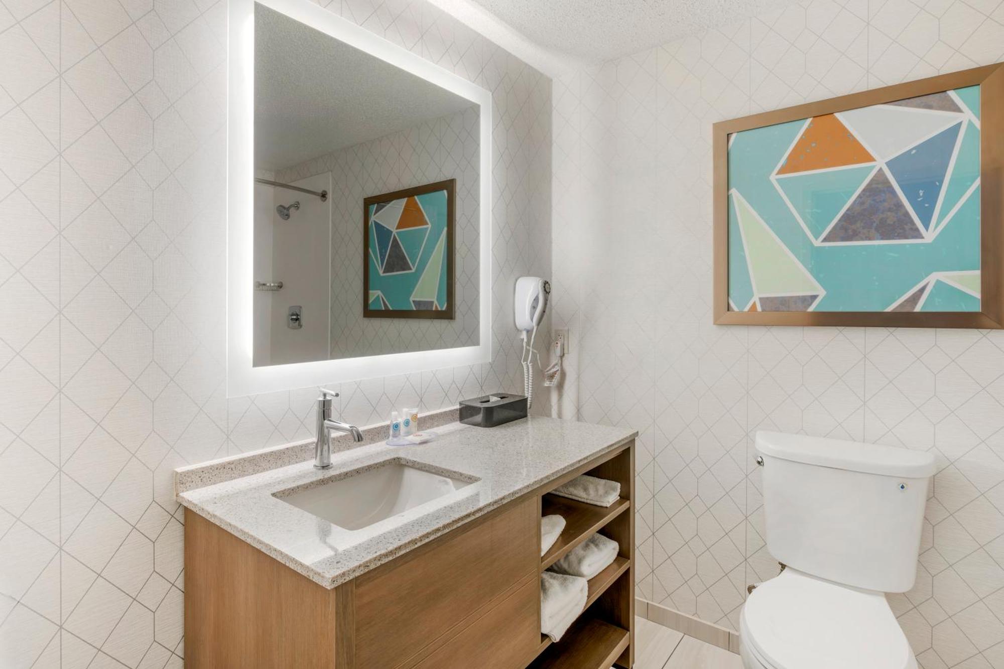 Comfort Inn & Suites Louisville Airport Fair & Expo Exteriör bild