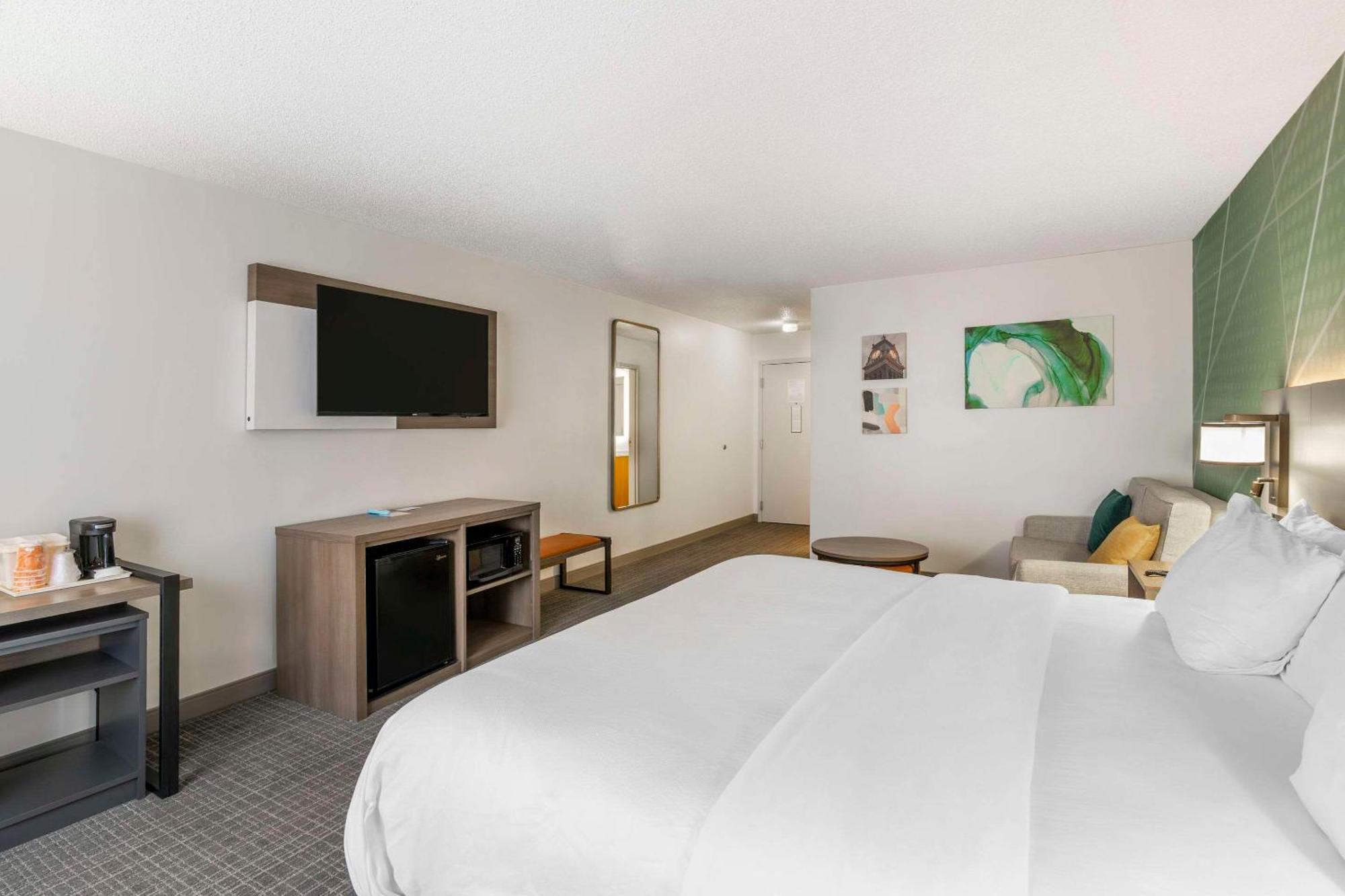 Comfort Inn & Suites Louisville Airport Fair & Expo Exteriör bild