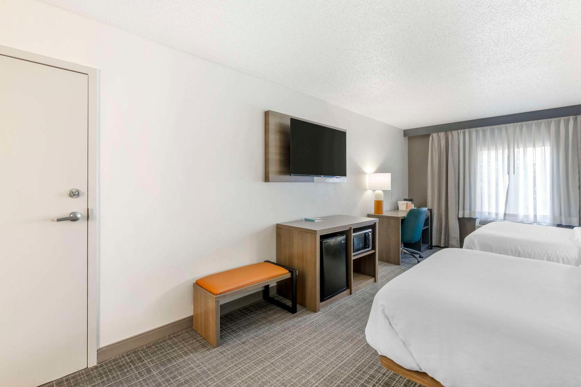 Comfort Inn & Suites Louisville Airport Fair & Expo Exteriör bild